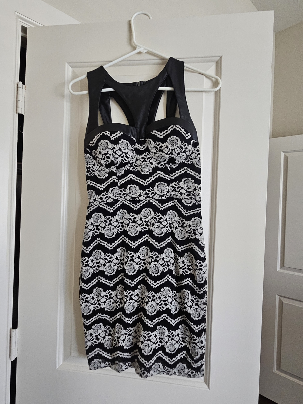 Black and White Lace-Pattern Bodycon Dress